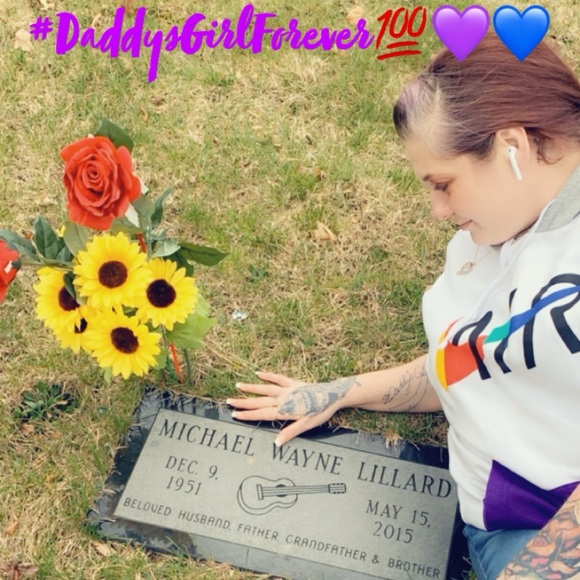 Meet your Posher, Rachael I go by Rae! Thanks 🙏 - Picture 4 of 8